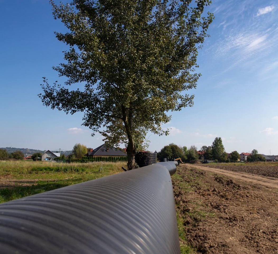 A smart retention system for an anti-flooding solution